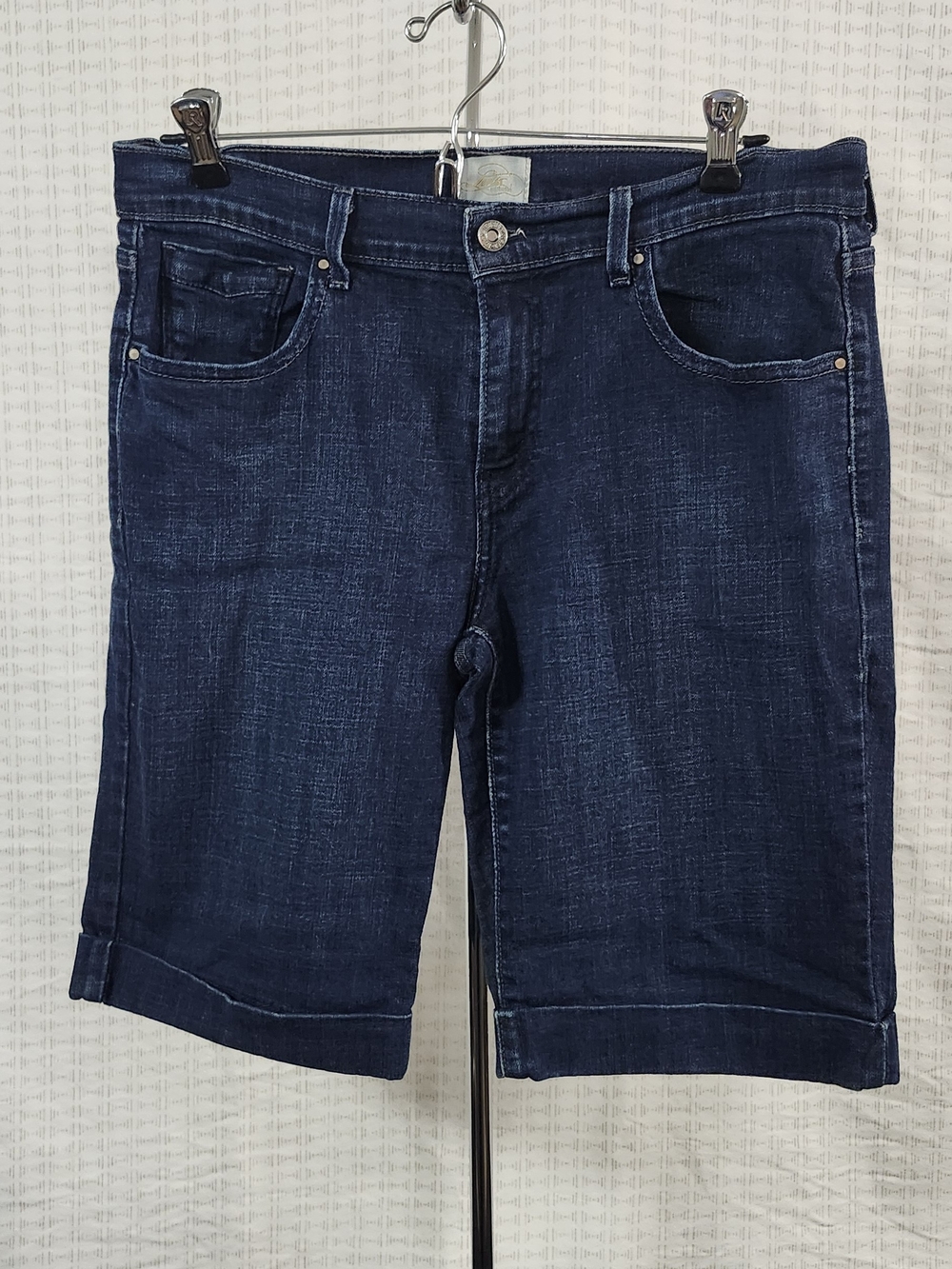 Vintage Levi's Signature 515 Slim Straight Denim Bermuda Shorts
